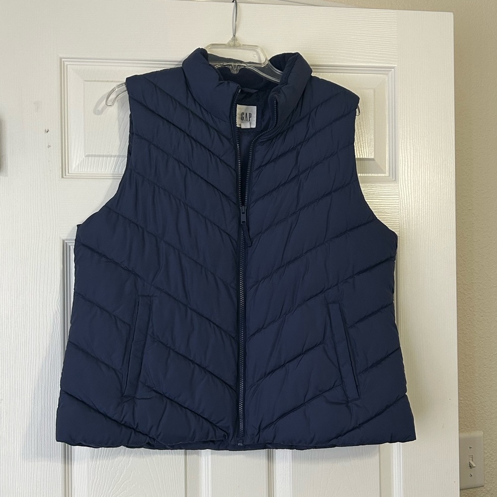 Gap puffer vest